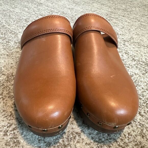 Madewell The Cecily Clog in Oiled Leather 8 - Picture 3 of 9